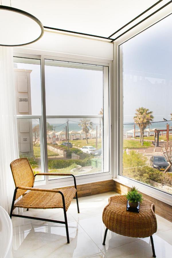 חיפה Oceanfront Beach House W jacuzzi ביץ האוס על הים מראה חיצוני תמונה